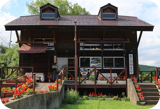 森の民話茶屋の春の様子